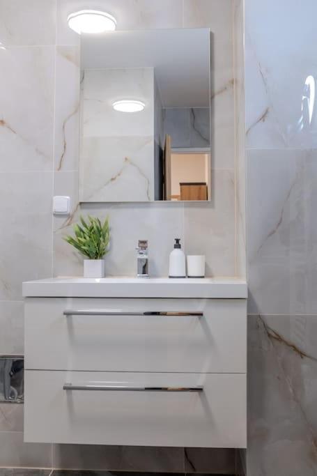 Apartment L'mai Riverside Prag